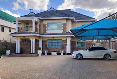 5 Bed House with En Suite at Acacia