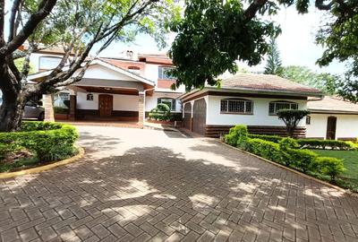 5 Bed House with En Suite in Rosslyn - 2