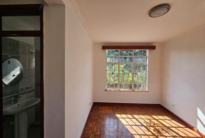 4 Bed House with En Suite in Nyari - 2