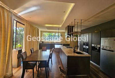 5 Bed House with En Suite in Runda