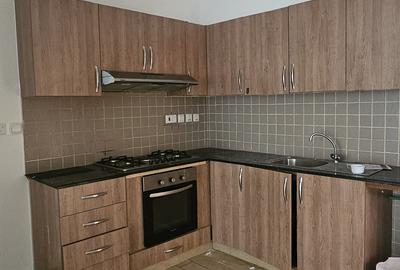 1 Bed Apartment with Swimming Pool in Kilimani