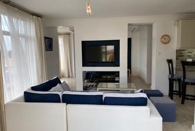 Serviced Studio Apartment with En Suite in Lavington - 2