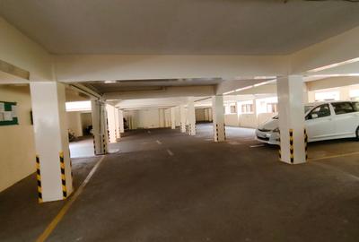 4 Bed Apartment with En Suite at Riverside Drive - 3