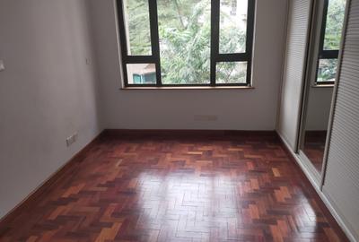 3 Bed Apartment with En Suite in Riverside