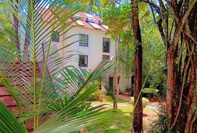 3 Bed Apartment with En Suite in Muthaiga