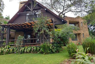 5 Bed House with En Suite at Lakeview - 4