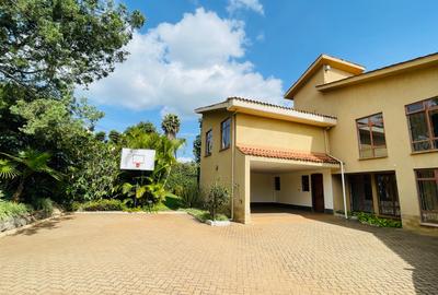 5 Bed House with En Suite in Runda - 4