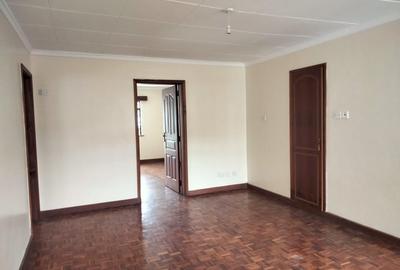 4 Bed House with En Suite in Spring Valley