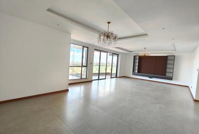 3 Bed Apartment with En Suite at Riverside - 4