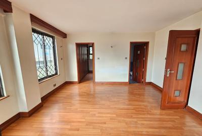 4 Bed Apartment with En Suite in Westlands Area