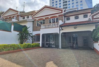 4 Bed Townhouse with En Suite in Westlands Area