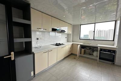 3 Bed Apartment with En Suite in Kilimani - 4