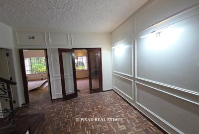 4 Bed House with Garden in Rosslyn - 2