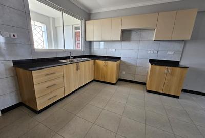 3 Bed Apartment with En Suite in Kileleshwa