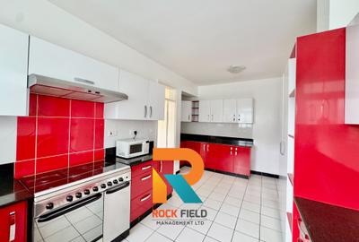 3 Bed Apartment with En Suite in Brookside - 2