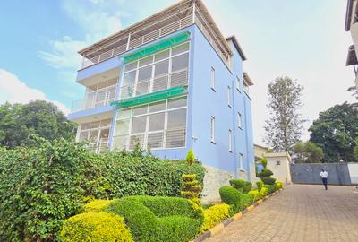 5 Bed Townhouse with En Suite at Convent Drive