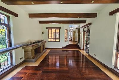 4 Bed House with En Suite in Runda - 2