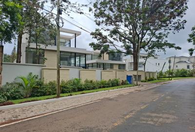 6 Bed Townhouse with En Suite in Lavington - 3