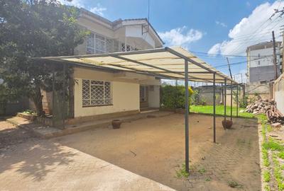 Commercial Property with Service Charge Included in Kilimani - 3