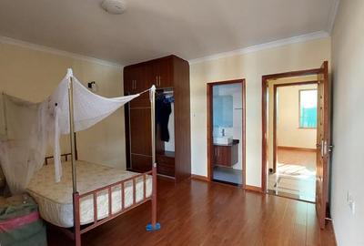 5 Bed Townhouse with En Suite in Lavington