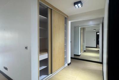 3 Bed Apartment with En Suite in Riverside - 3