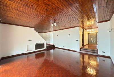 4 Bed House with En Suite at Loresho - 2