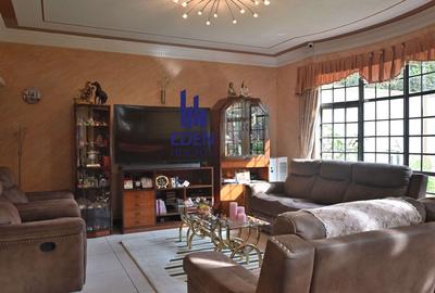 5 Bed Townhouse with En Suite in General Mathenge