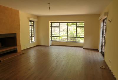 5 Bed House with En Suite in Rosslyn - 3