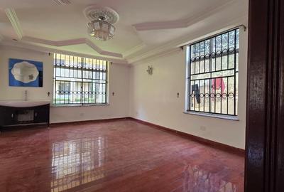 4 Bed Townhouse with En Suite in Lavington - 3
