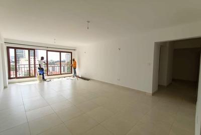 3 Bed Apartment with En Suite at Lantana Road