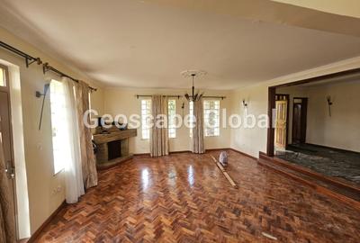5 Bed House with En Suite in Runda