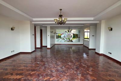 3 Bed Apartment with En Suite in Riverside - 2