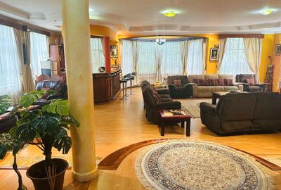 7 Bed House with Staff Quarters in Nyari