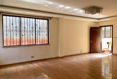 5 Bed House with En Suite in Spring Valley - 4