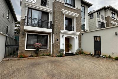 5 Bed Townhouse with En Suite in Lavington