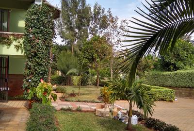 5 Bed Villa with En Suite in Runda - 3