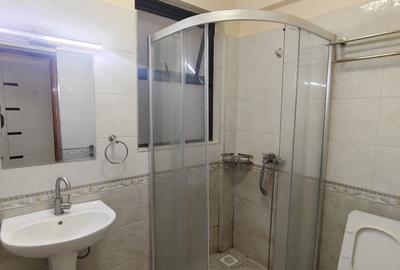 3 Bed Apartment with Gym in Kilimani - 4