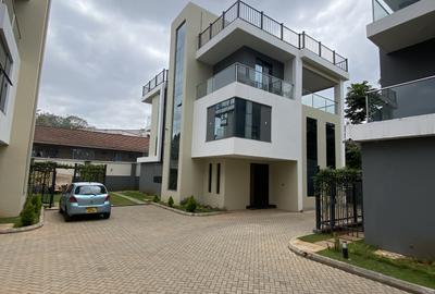 5 Bed Townhouse with En Suite in Lavington