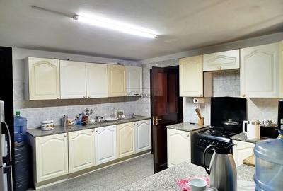 3 Bed Apartment with En Suite in Westlands Area - 4
