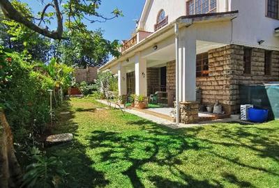 4 Bed Townhouse with En Suite in Rosslyn