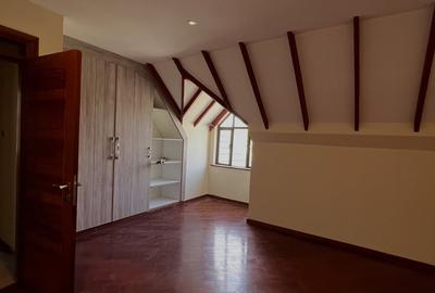 5 Bed Townhouse with En Suite at Convent Drive - 4