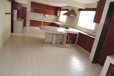 5 Bed Townhouse with En Suite at Runda Mimosa Road