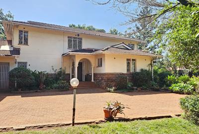 4 Bed House with En Suite in Runda