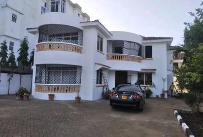 5 Bed Townhouse with En Suite at Beach Road