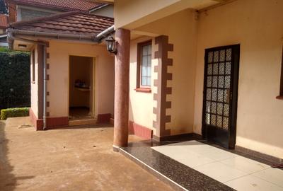 5 Bed House with En Suite at