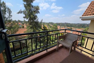 2 Bed Apartment in Ridgeways