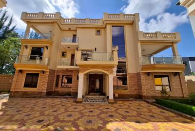 5 Bed Townhouse with En Suite in Lavington