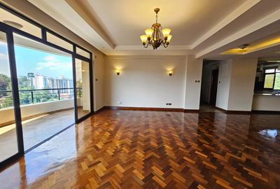 3 Bed Apartment with En Suite in Riverside