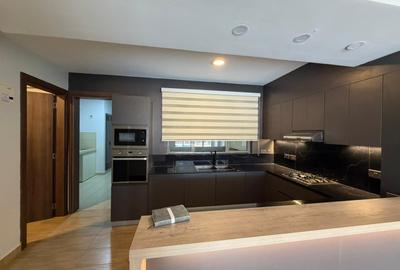 3 Bed Apartment with En Suite in Brookside - 4