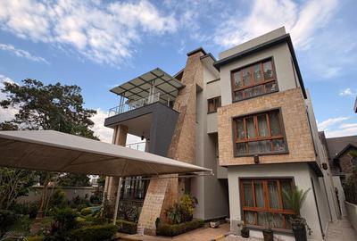6 Bed Townhouse with En Suite in Lavington - 4